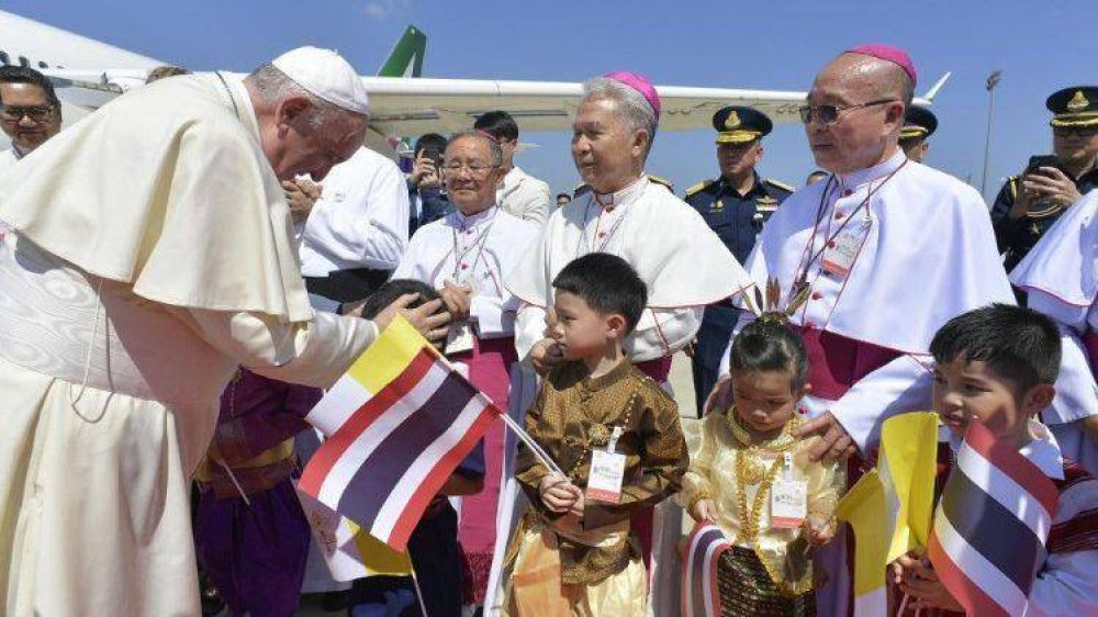 32 Viaje Apostlico: El Papa Francisco lleg a Tailandia