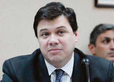 Alberto prepara suba generalizada de sueldos bajos, jubilaciones y planes