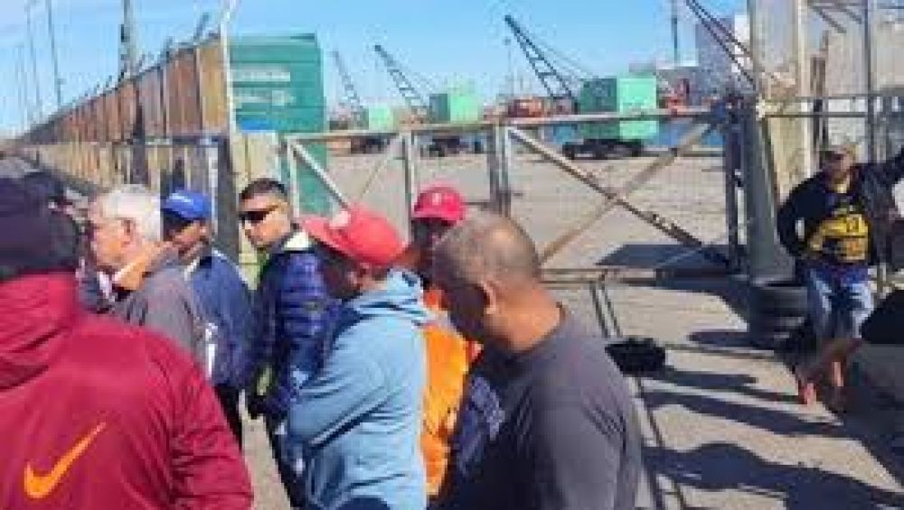 Estibadores amenazan con parar los puertos del pas en rechazo a la intervencin de Sica al SUPA