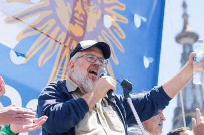 �Hay plantear el movimiento de los trabajadores incluyendo a las nuevas configuraciones de la clase trabajadora�