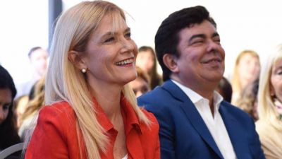 Para sacarse de encima a Espinoza, Ver�nica Magario se radicar� en La Plata