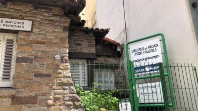 Arroyo echa a Papelnonos de su hist�rica sede: �No se puede tirar a los viejos por la ventana�
