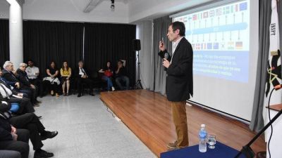 Gustavo Beliz se apoya en Alberto Fern�ndez para proponer un cambio in�dito en el sindicalismo