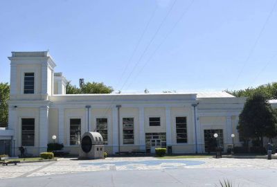 Loria satisfecho con el avance del proyecto �Plaza del Agua� y kirchneristas molestos