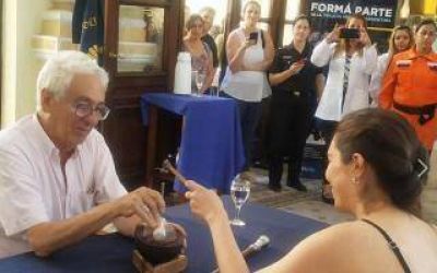 Orfebre del bast�n presidencial visita Villa Gesell para que sus habitantes le den un 