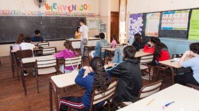 Marchan al ministerio de Educaci�n porte�o para reclamar 