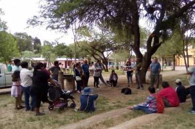 Vecinos de San Carlos piden que el agua baje de las monta�as