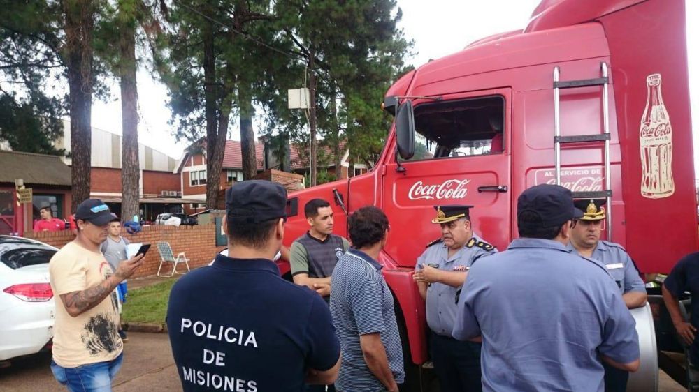 Protesta de empleados por despidos en Coca Cola