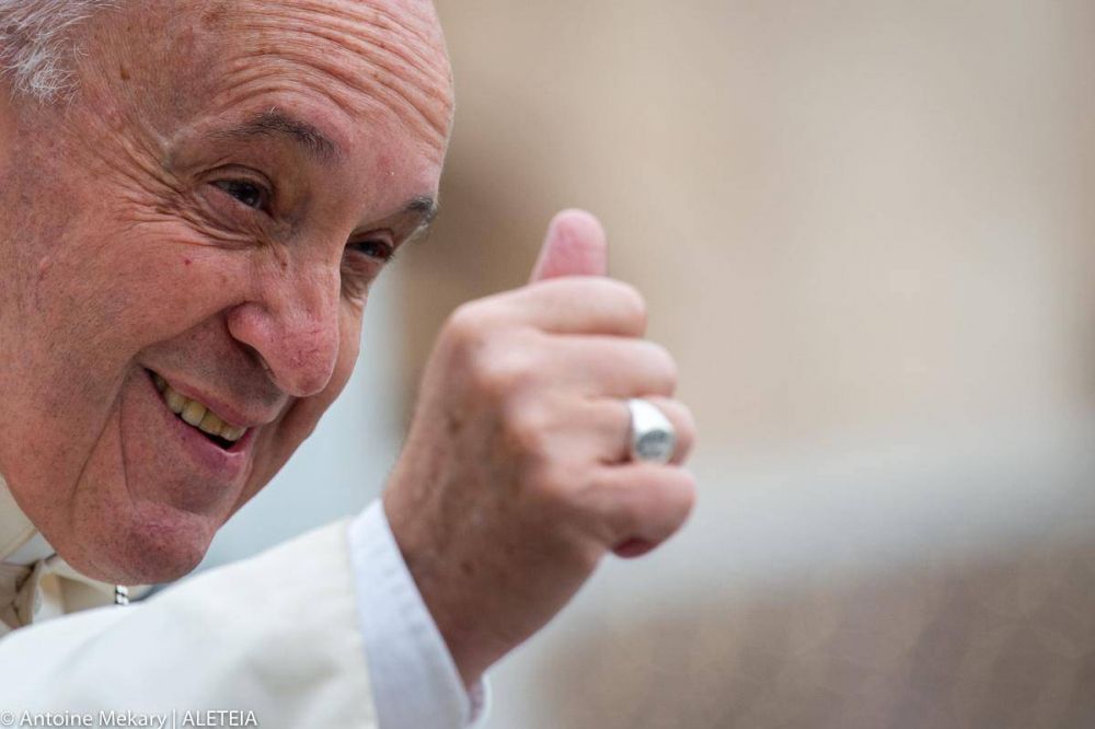 Papa Francisco: Has pensado a quin tienes que darle las gracias hoy?