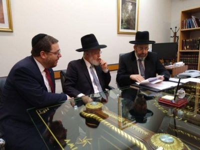 El Gran Rabino Lau estuvo en AMIA y se reuni� con el presidente Ariel Eichbaum