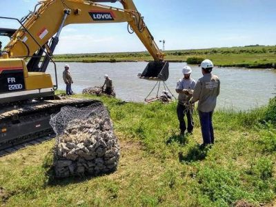 Avanzan los trabajos para la instalaci�n de un puente Bailey sobre el Canal 2