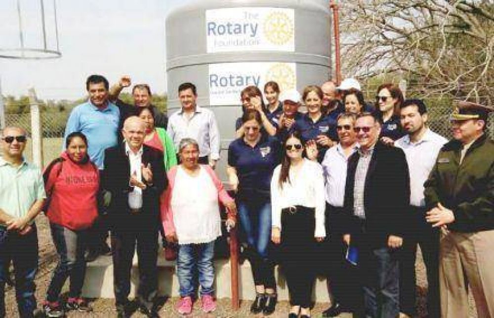Con agua potable, el Rotary Club lleva salud a colonias rurales
