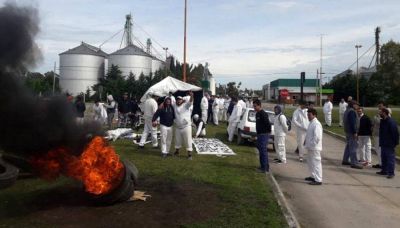 Sigue la incertidumbre laboral de los 150 trabajadores de Cereales 3 Arroyos