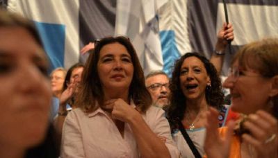 Ang�lica Graciano es la nueva l�der del gremio docente porte�o UTE