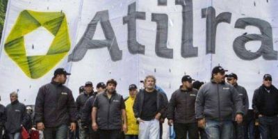 Trabajadores lecheros inician un paro este viernes en reclamo de mejoras salariales