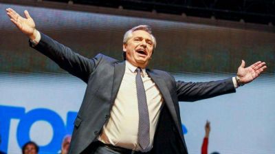 Alberto Fern�ndez anuncia un Gabinete en el que niega una gran influencia de Cristina Kirchner