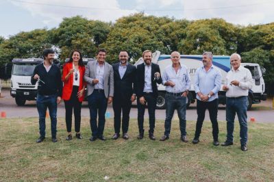 Llega un cami�n para mejorar la recolecci�n de residuos en Lan�s