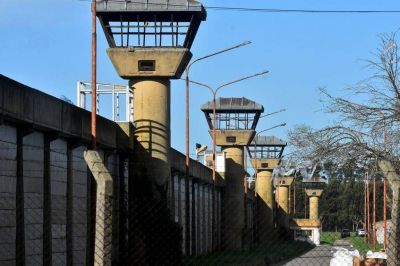 Huelga de hambre en Bat�n: 700 presos protestan por la �situaci�n cr�tica� del penal