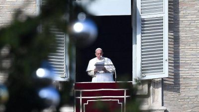 �ngelus: �Las obras de misericordia se hacen en silencio�