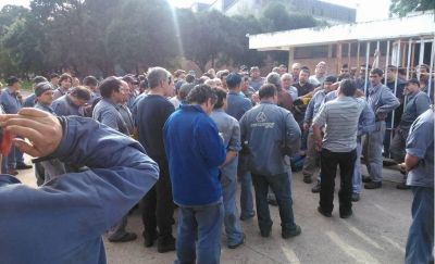 Los empleados toman la empresa cordobesa Materfer luego de otros 21 despidos