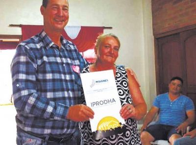 Familias de Pozo Azul accedieron al Programa de Viviendas Rurales