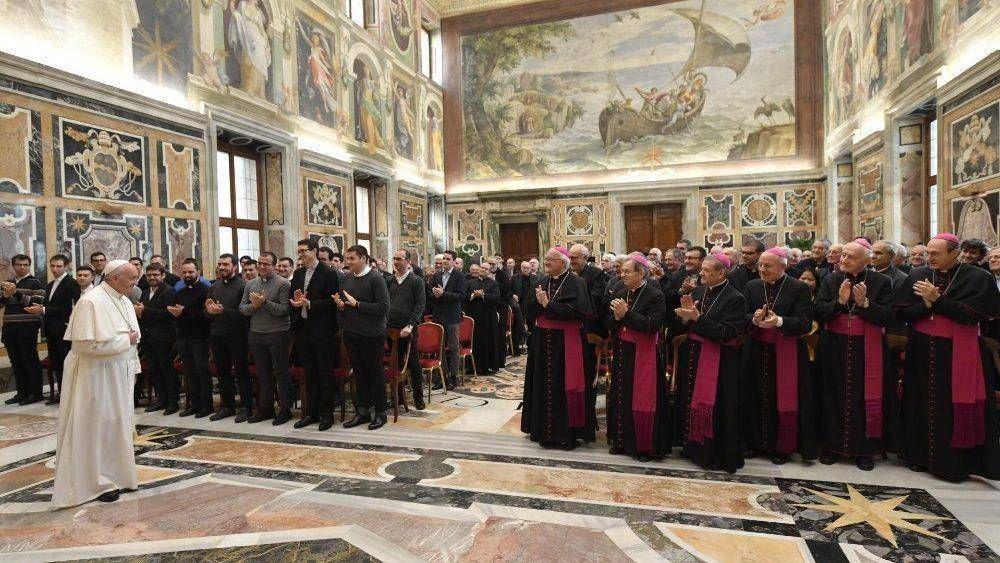 El Papa a los seminaristas: oracin, estudio, comunin y cercana