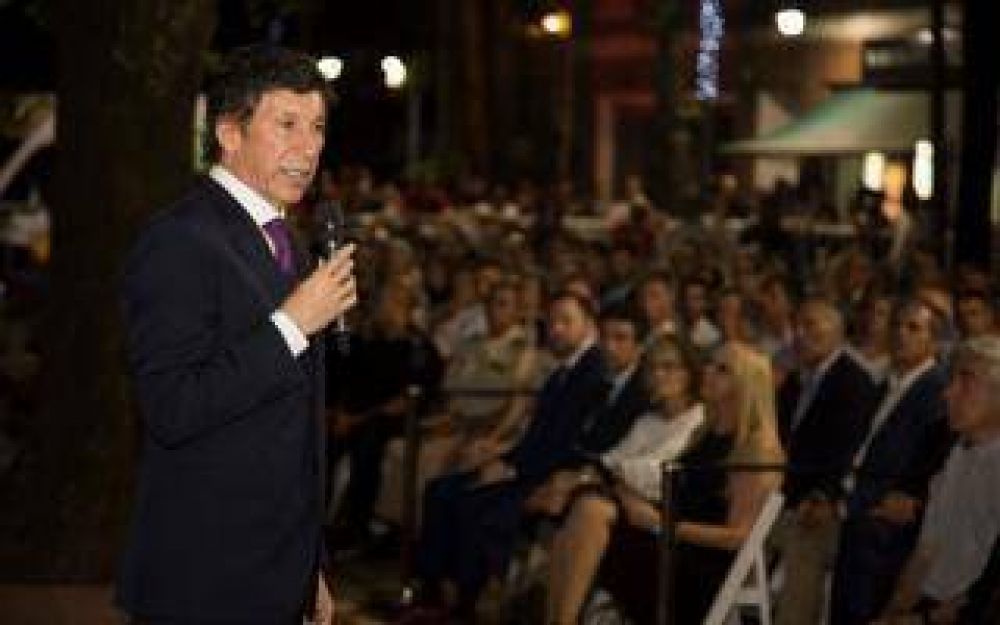 Gustavo Posse asumi� en San Isidro: 