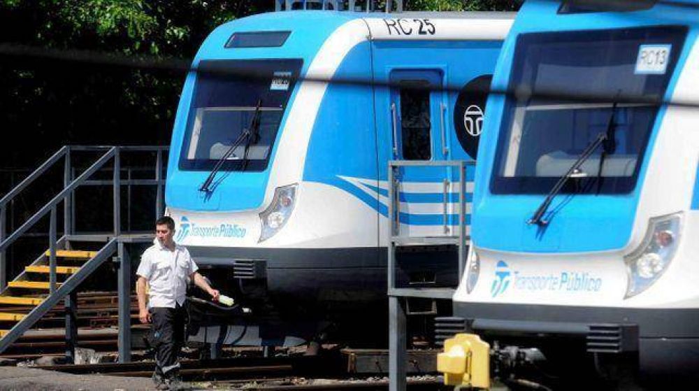 Primer conflicto laboral: el Gobierno recibe a ferroviarios que cortaron las vas despus de la asuncin de Fernndez