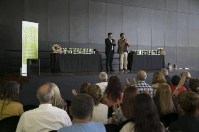 Vicente L�pez: m�s de 60 empleados municipales pasaron a planta permanente