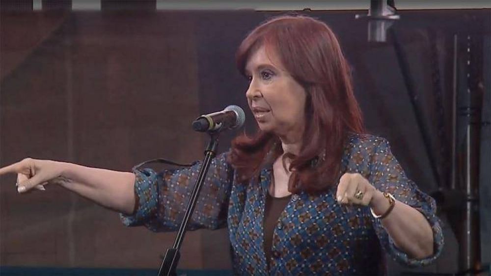 Cristina Kirchner defendi la doble indemnizacin: Este decreto es un acto de justicia