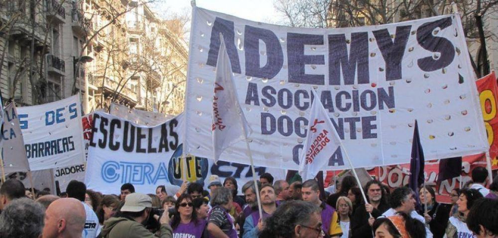 ADEMYS: �Basta de persecuci�n a la docencia�