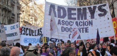 ADEMYS: �Basta de persecuci�n a la docencia�