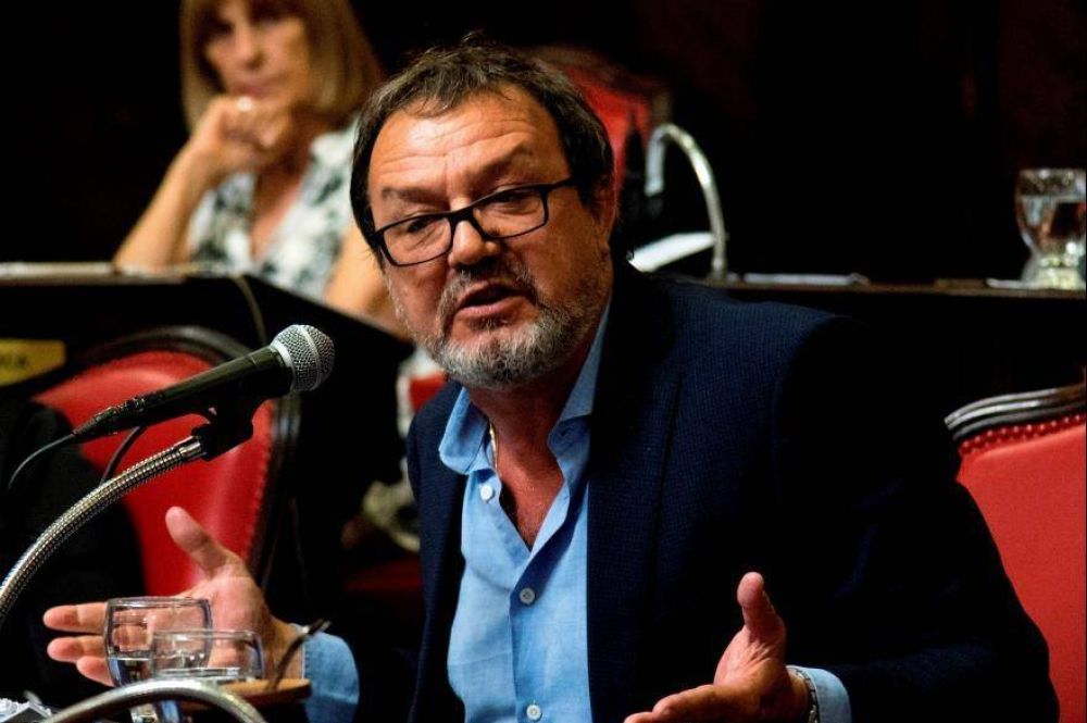 Desde la oposici�n, Costa cuestion� la derogaci�n a los aumentos de luz que hizo Kicillof