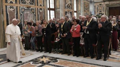 El Papa exhorta a ancianos a donar su tiempo a los necesitados