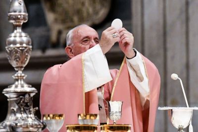 Hist�rico: el Papa aboli� el secreto pontificio en los casos de abusos