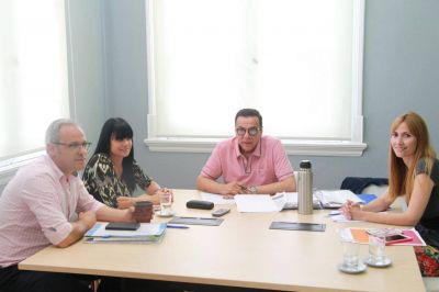 Osvaldo C�ffaro se reuni� con el Director Provincial de Hospitales