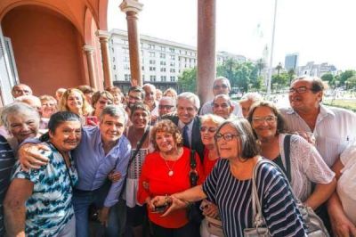 Alberto Fern�ndez recibi� a jubilados de Hurlingham
