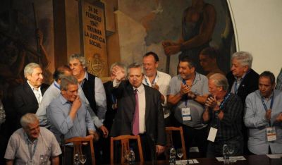 El Gobierno acord� con los gremios que habr� un aumento generalizado de salarios en enero