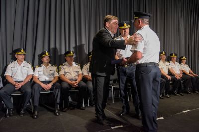 Montenegro particip� del acto oficial por el aniversario de la Polic�a de la Provincia