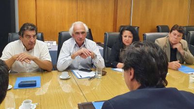 Moroni recibi� a la CTA Aut�noma y plante� que quiere 