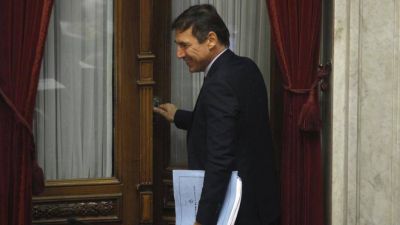 Los senadores radicales piden congelar las dietas por seis meses