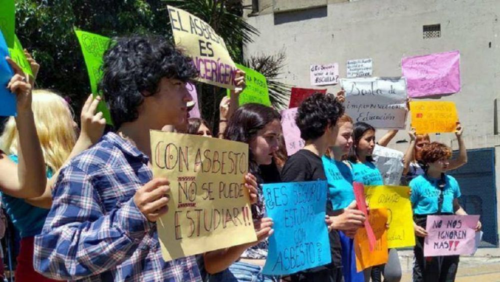 Preocupa la presencia de asbesto en escuelas de la Ciudad de Buenos Aires