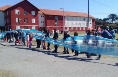 Chau Escuela de Gendarmer�a de Chapadmalal�!!! La Ministra Fr�deric derog� Resoluci�n