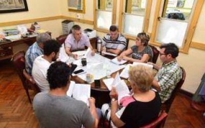 Chascom�s: El Intendente Javier Gast�n anunci� un aumento del 12% para municipales