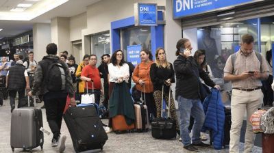 Los viajes al exterior de empresas argentinas pagados en pesos no tendr�n el impuesto del 30%