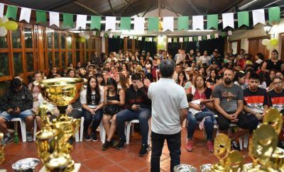Entregaron trofeos a campeones de las ligas deportivas de Merlo