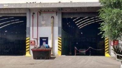 Evacuaron a 80 trabajadores por emanaci�n de gases de un basurero petrolero