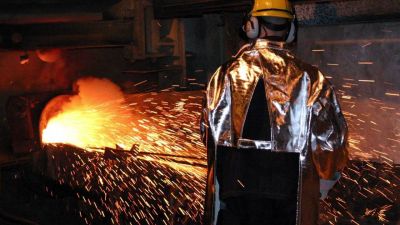 Casi el 50% de los empresarios redijeron personal y el empleo metal�rgico cay� a niveles de 2007