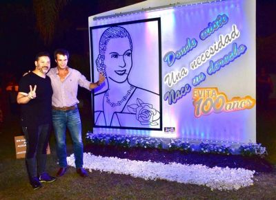 Colocaron en Concordia una r�plica de la �Evita encendida� que est� en calle 9 de julio en CABA