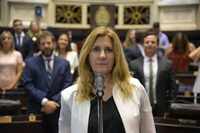 Con la firma de Cornejo y Lord�n, la UCR apoy� a sus legisladores y pidi� un 